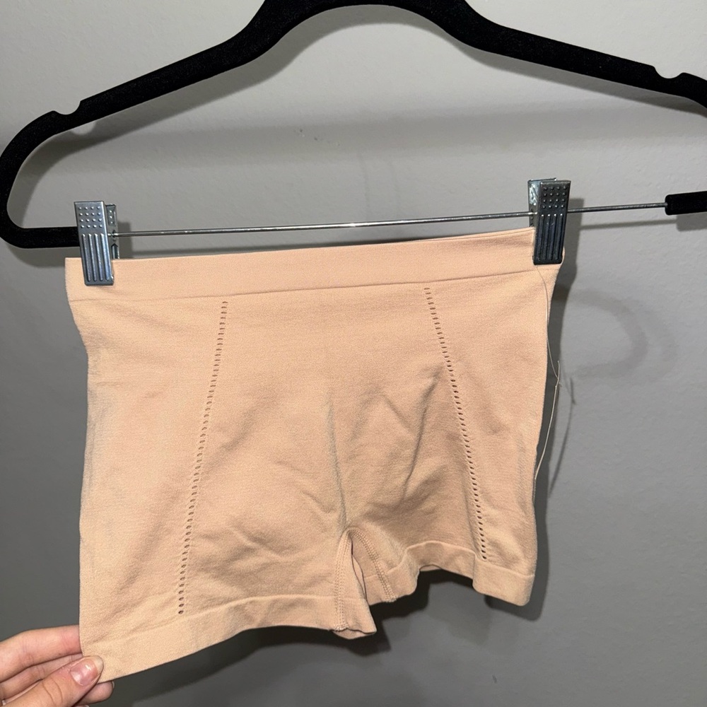 Versona Women's Cream Bike Shorts